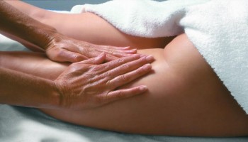Как делать эротический массаж