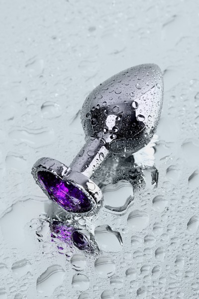 Анальная втулка Metal by TOYFA, металл, серебряная, с фиолетовым кристаллом, 8 см, Ø 3,4 см, 85 г